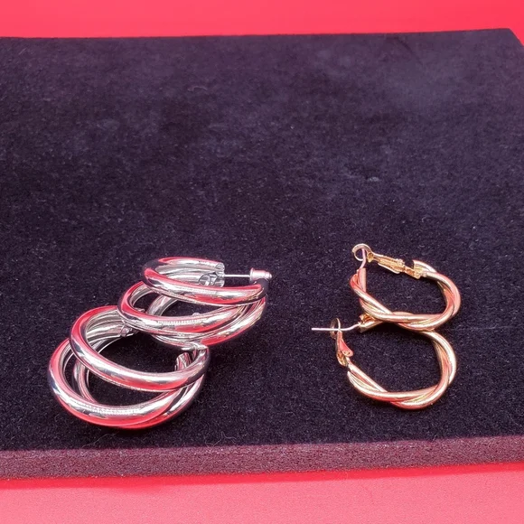 ⭐2 Pairs of Hoop Earrings - Picture 12 of 16